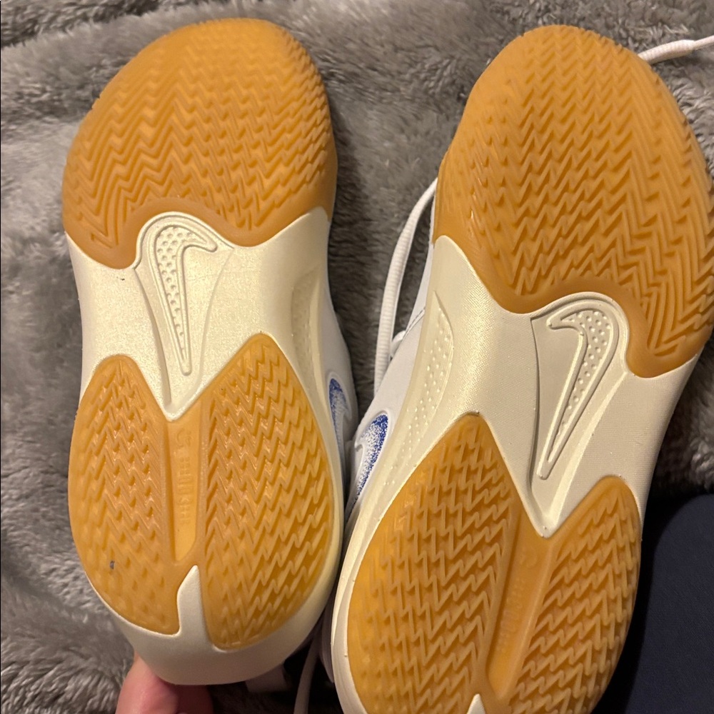 Nike White and Orange Sneakers - Picture 2 of 4